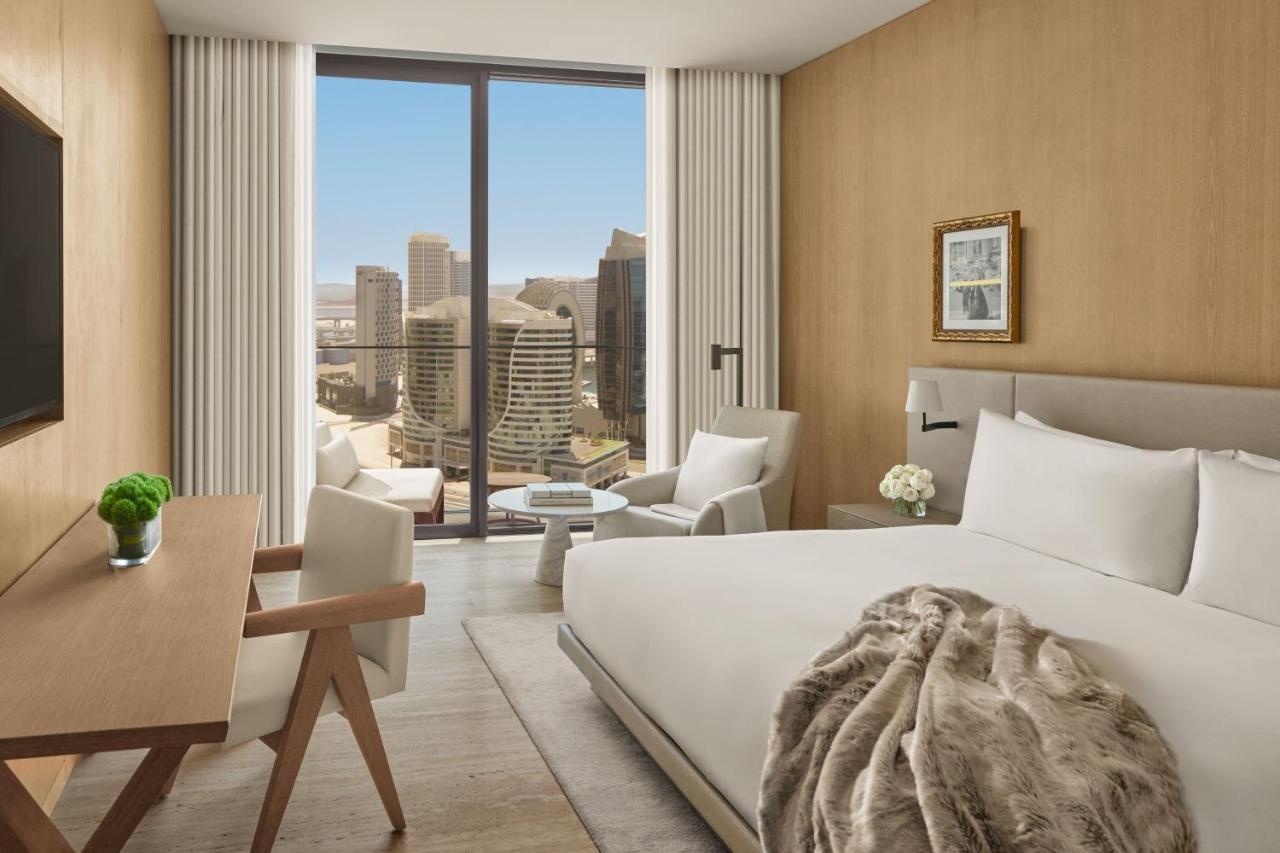 The Dubai Edition Eksteriør billede A guest room at the Four Seasons