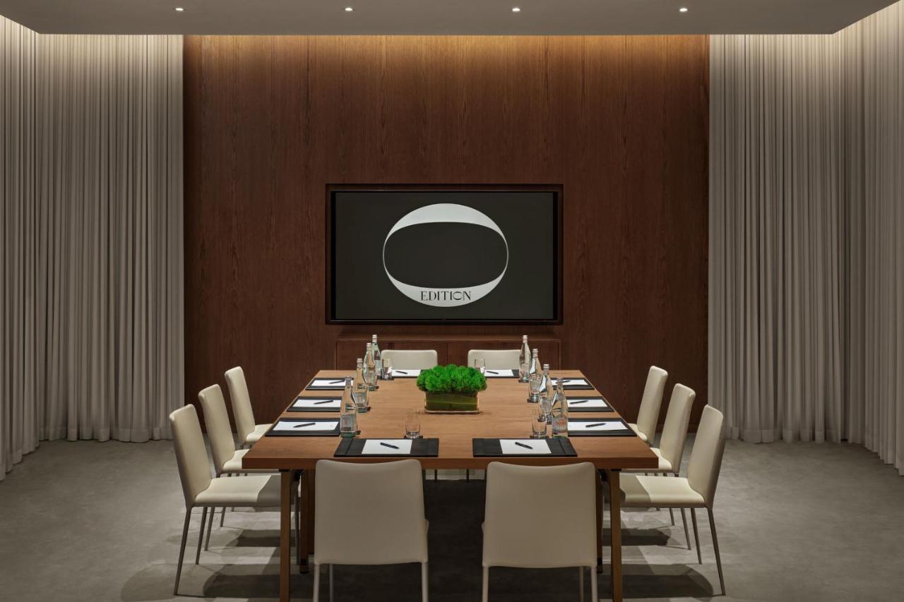 The Dubai Edition Eksteriør billede The meeting room of the UNWTO headquarters