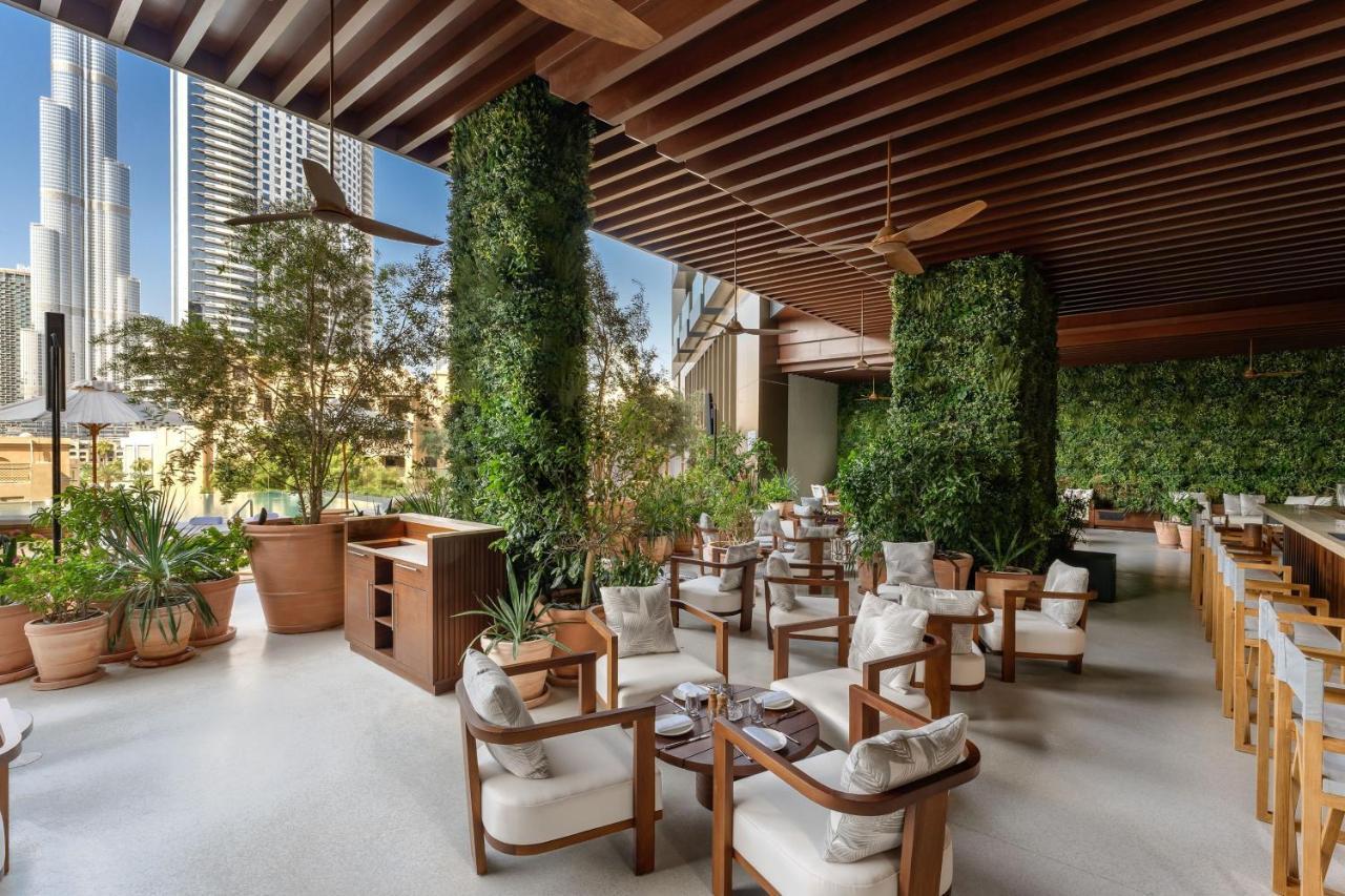 The Dubai Edition Eksteriør billede The Terrace at the Four Seasons Hotel